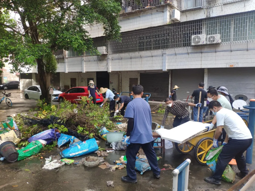 千人攻堅11小時，清運(yùn)1000噸廢棄物！蓬江區(qū)掀起愛國衛(wèi)生運(yùn)動攻堅熱潮，筑牢疫情防控 “銅墻鐵壁”